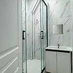 C'est La Vie Korean Style Minbak Paris Hostel