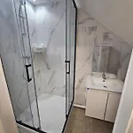 Hostel C'est La Vie Korean Style Minbak Paris Bagnolet