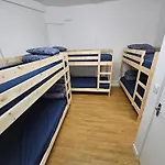 C'est La Vie Korean Style Minbak Paris Hostel