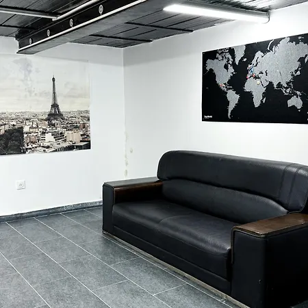 بيت شباب C'est La Vie Korean Style Minbak Paris *