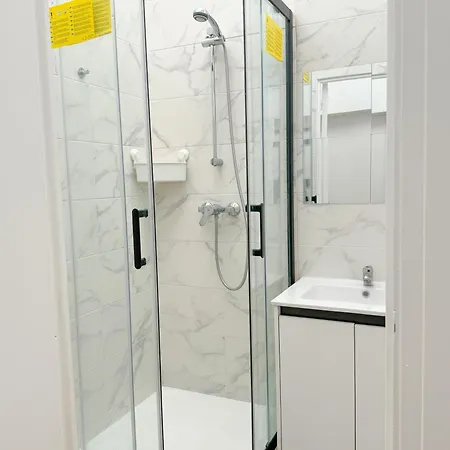 Korean Minbak Clv Paris Hostel *