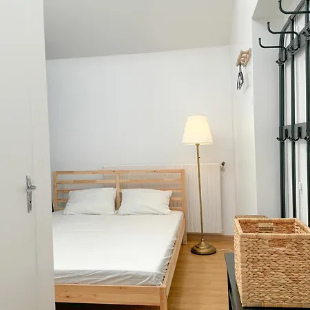Hostel C'est La Vie Korean Style Minbak Paris *