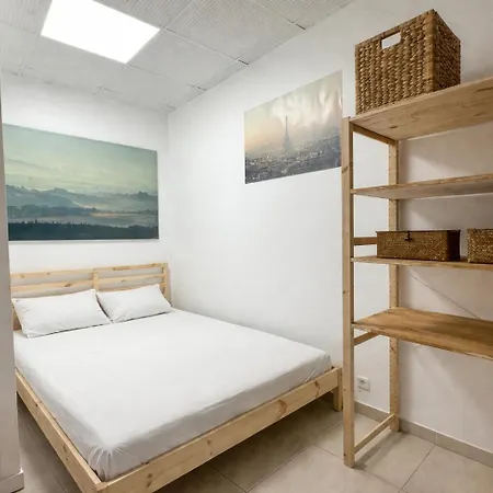 C'est La Vie Korean Style Minbak Paris Hostel *